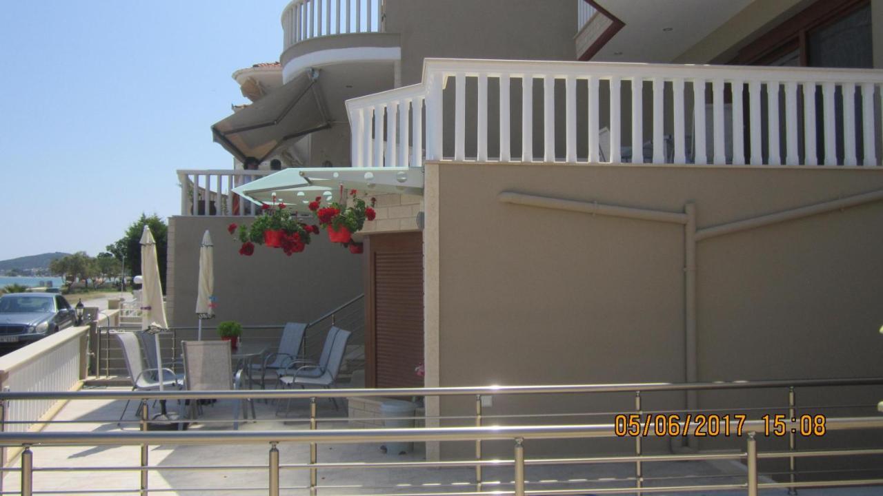 Apartamento Peramos Rent House Néa Péramos Exterior foto