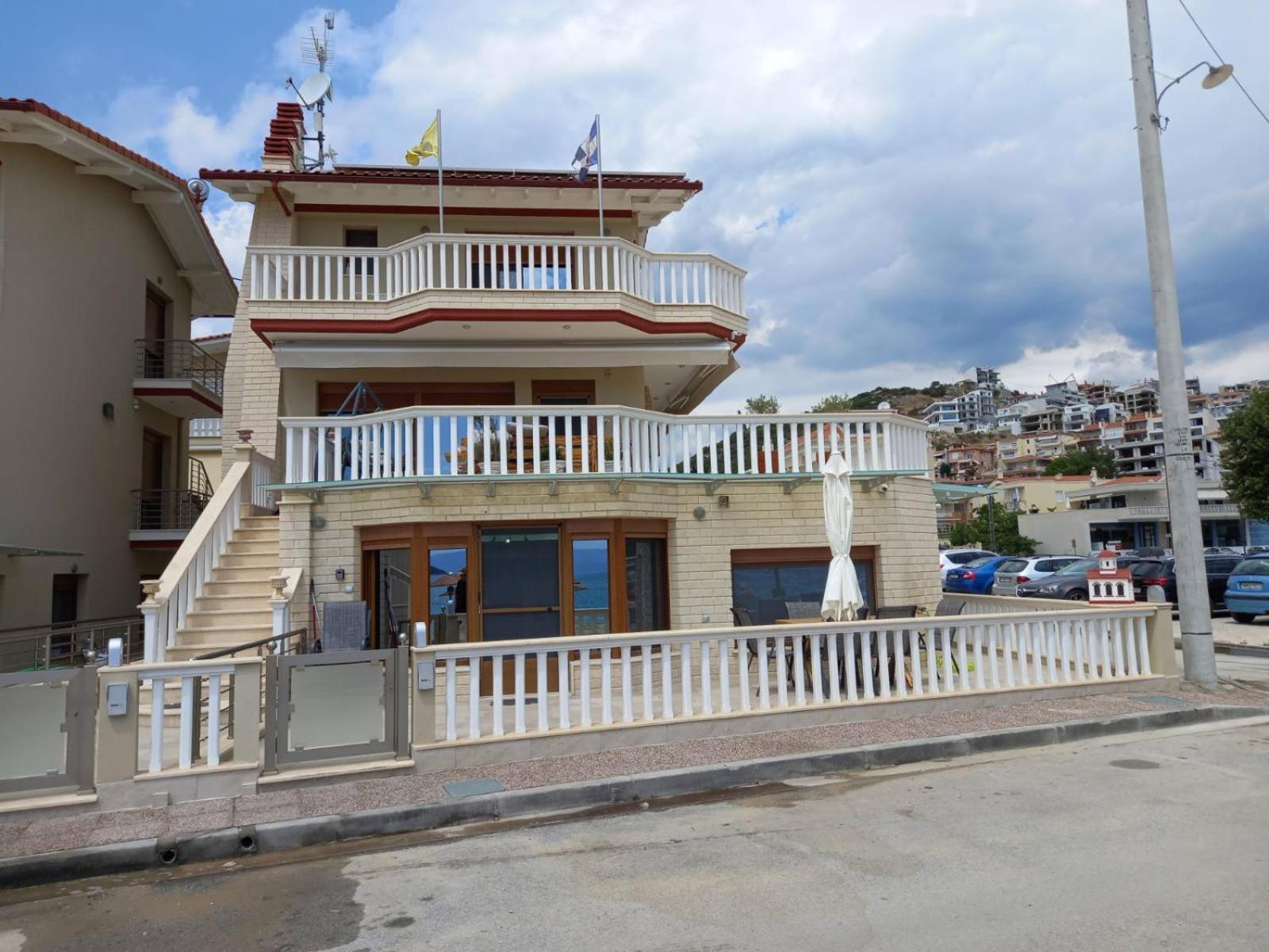 Apartamento Peramos Rent House Néa Péramos Exterior foto